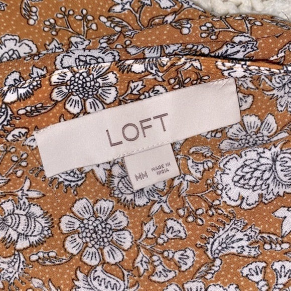LOFT floral top size medium - Picture 6 of 8